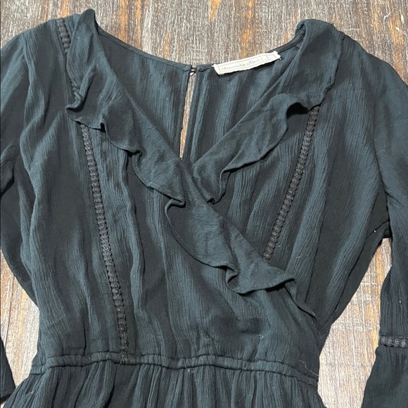 Abercrombie & Fitch Black Ruffle Romper - Picture 2 of 12